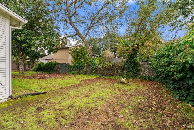 765 Center St, Sonoma, CA 95476