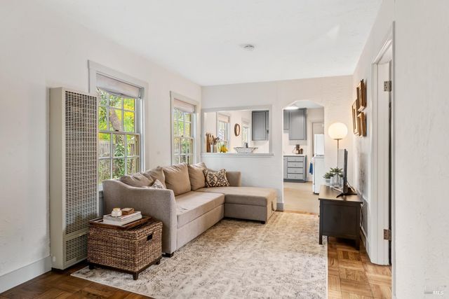 765 Center St, Sonoma, CA 95476