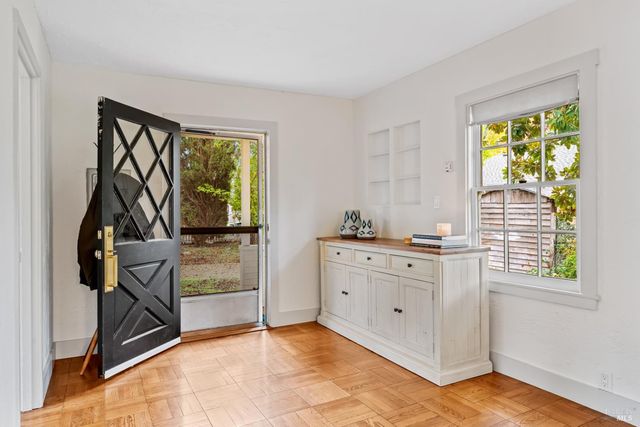 765 Center St, Sonoma, CA 95476