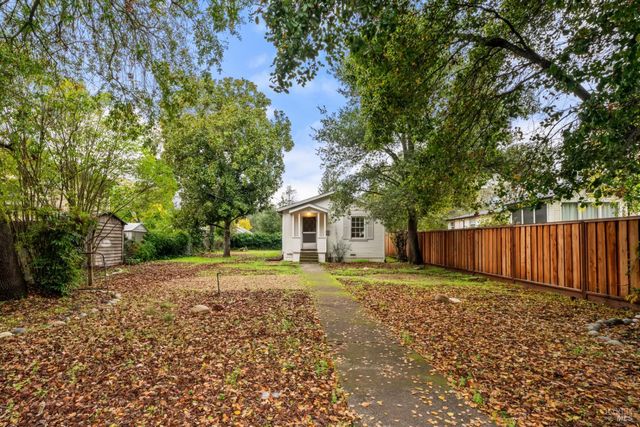 765 Center St, Sonoma, CA 95476