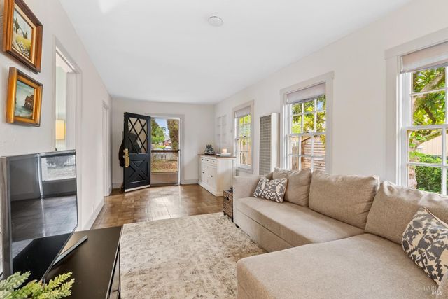 765 Center St, Sonoma, CA 95476