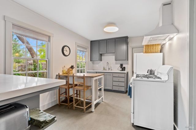 765 Center St, Sonoma, CA 95476