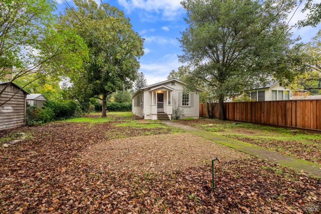 765 Center St, Sonoma, CA 95476