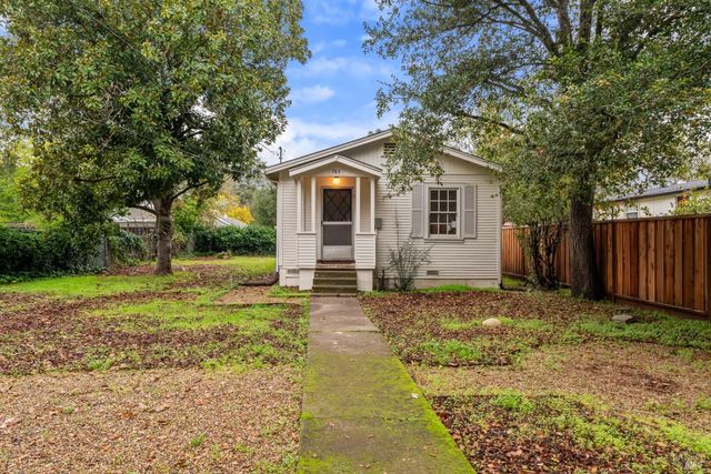 765 Center St, Sonoma, CA 95476