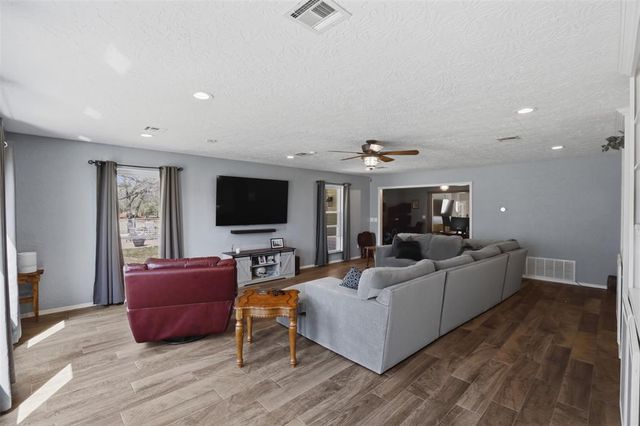 319 E Cedar Drive, Tuttle, OK 73089