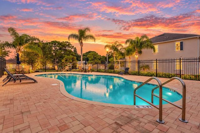 135 49TH AVENUE N, St Petersburg, FL 33703