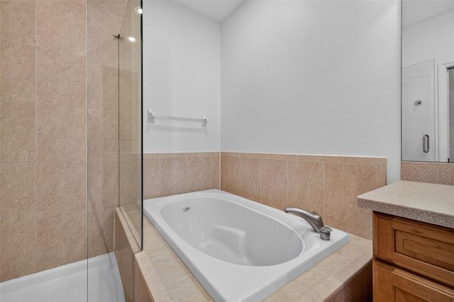 135 49TH AVENUE N, St Petersburg, FL 33703