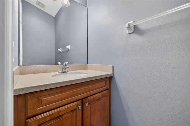 135 49TH AVENUE N, St Petersburg, FL 33703