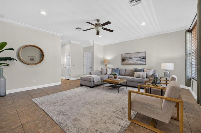 135 49TH AVENUE N, St Petersburg, FL 33703