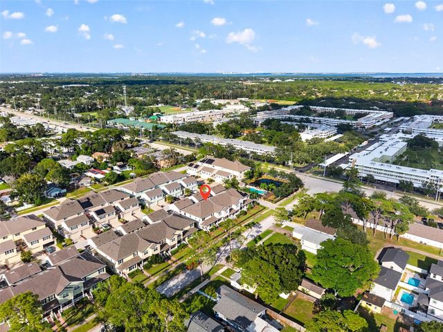 135 49TH AVENUE N, St Petersburg, FL 33703