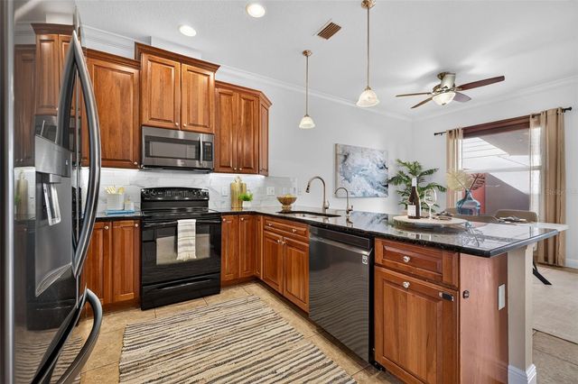 135 49TH AVENUE N, St Petersburg, FL 33703
