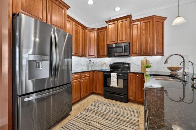 135 49TH AVENUE N, St Petersburg, FL 33703