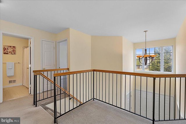 27 BLOSSOM DR, Ewing Twp, NJ 08638