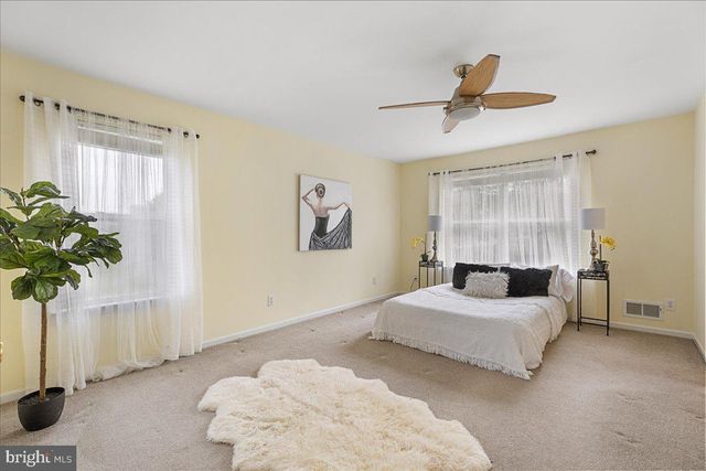 27 BLOSSOM DR, Ewing Twp, NJ 08638