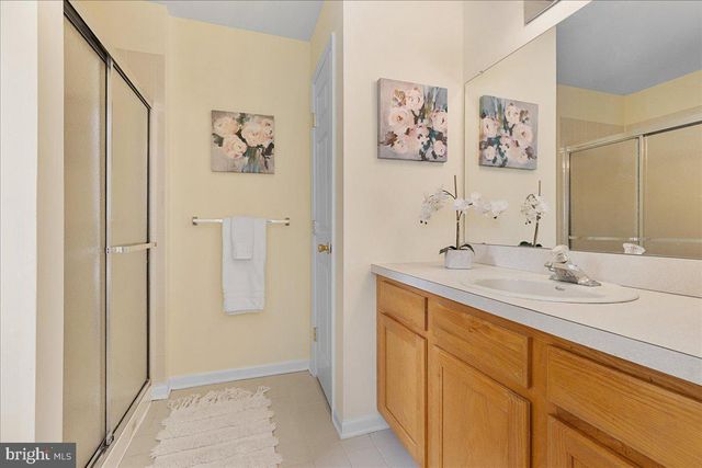 27 BLOSSOM DR, Ewing Twp, NJ 08638