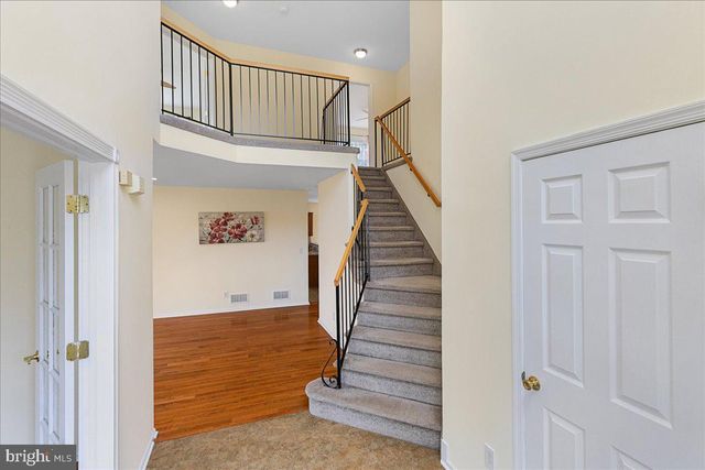 27 BLOSSOM DR, Ewing Twp, NJ 08638