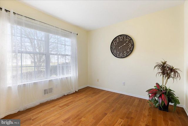 27 BLOSSOM DR, Ewing Twp, NJ 08638