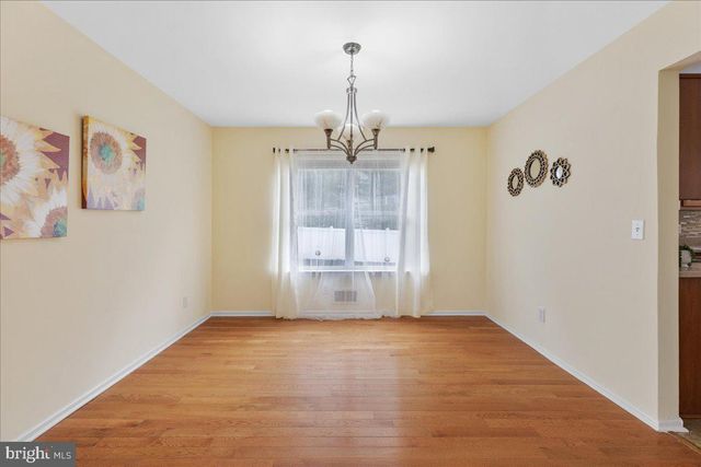 27 BLOSSOM DR, Ewing Twp, NJ 08638