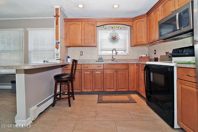 9 Bolans Court, Toms River, NJ 08757