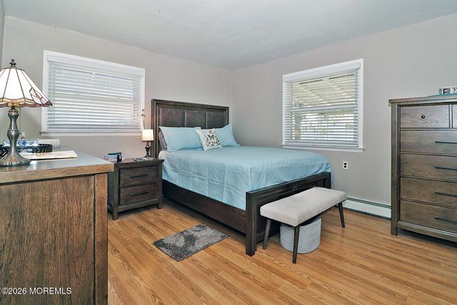 9 Bolans Court, Toms River, NJ 08757