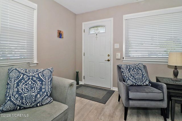 9 Bolans Court, Toms River, NJ 08757
