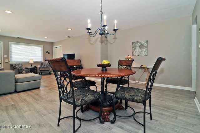 9 Bolans Court, Toms River, NJ 08757