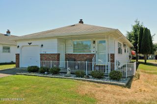 9 Bolans Court, Toms River, NJ 08757
