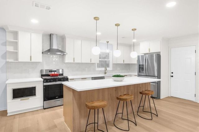 9570 Hillside Drive, Roswell, GA 30076
