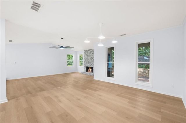 9570 Hillside Drive, Roswell, GA 30076