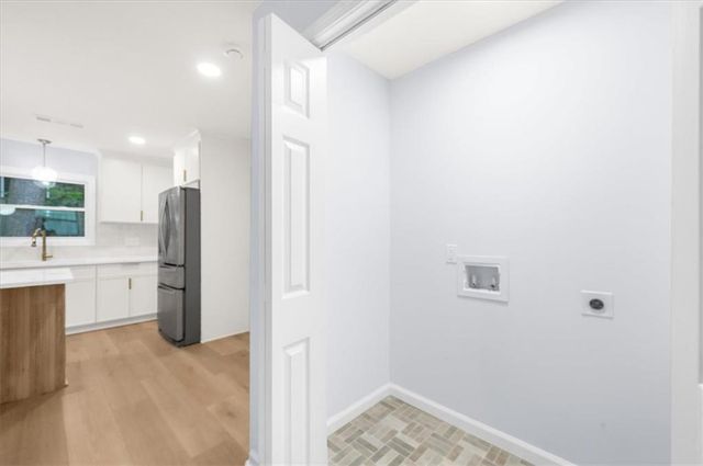 9570 Hillside Drive, Roswell, GA 30076