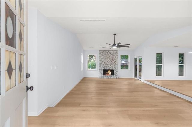 9570 Hillside Drive, Roswell, GA 30076