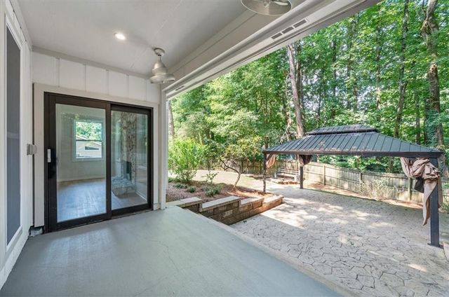9570 Hillside Drive, Roswell, GA 30076