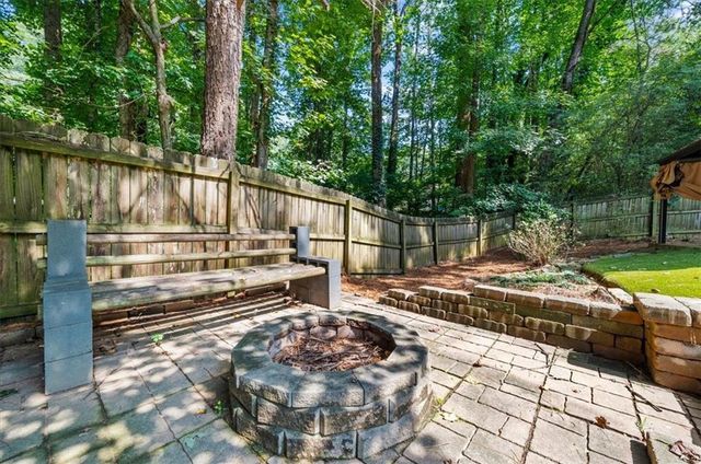 9570 Hillside Drive, Roswell, GA 30076