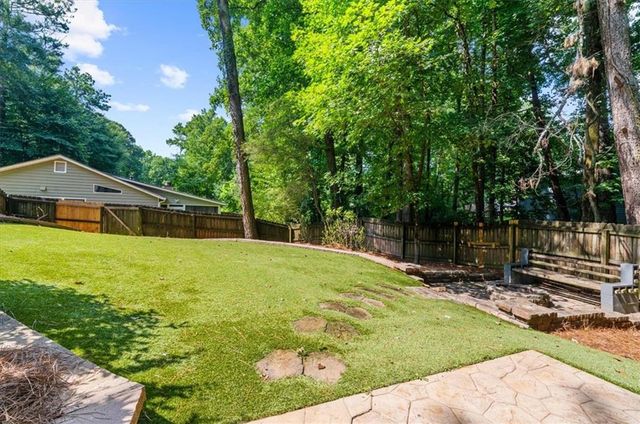 9570 Hillside Drive, Roswell, GA 30076