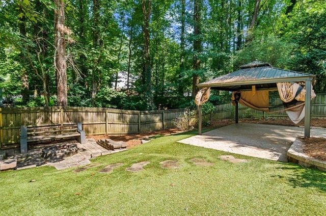 9570 Hillside Drive, Roswell, GA 30076
