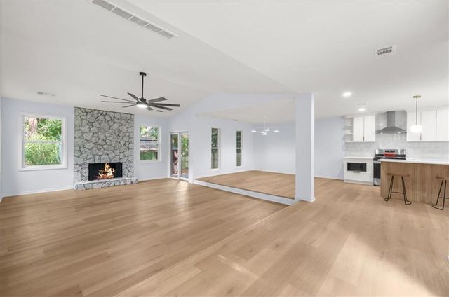9570 Hillside Drive, Roswell, GA 30076