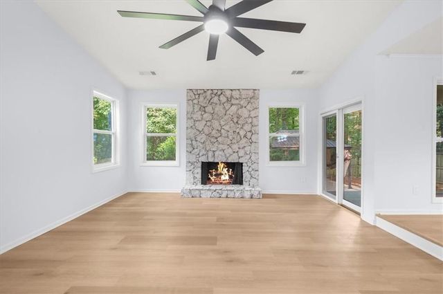 9570 Hillside Drive, Roswell, GA 30076