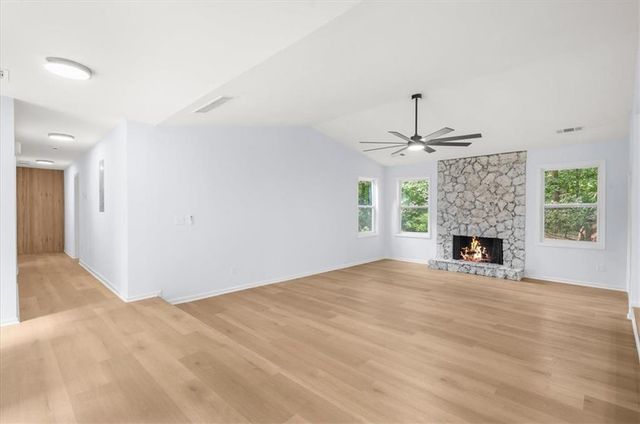 9570 Hillside Drive, Roswell, GA 30076