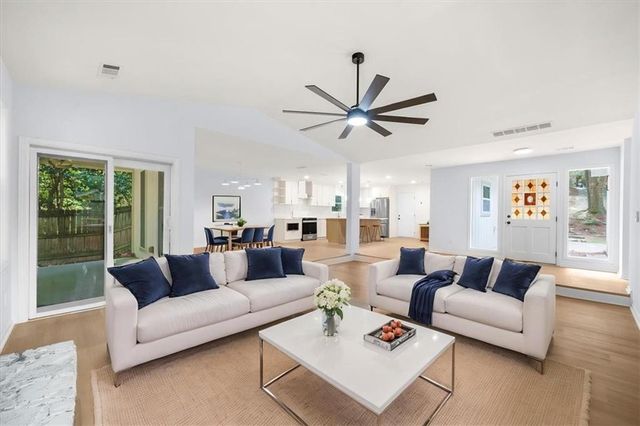 9570 Hillside Drive, Roswell, GA 30076