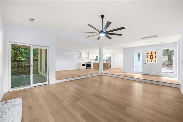 9570 Hillside Drive, Roswell, GA 30076