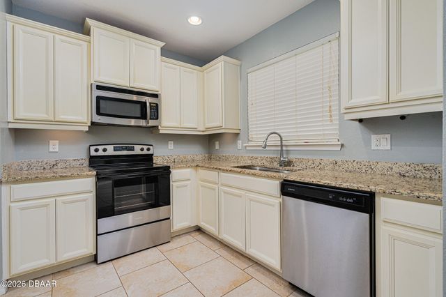 100 Tarracina Way, Daytona Beach, FL 32117