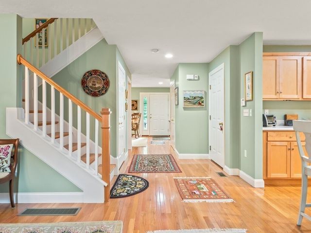 148 Fireside Ln 148, Holden, MA 01520