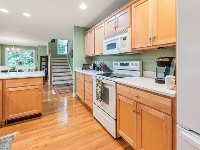 148 Fireside Ln 148, Holden, MA 01520
