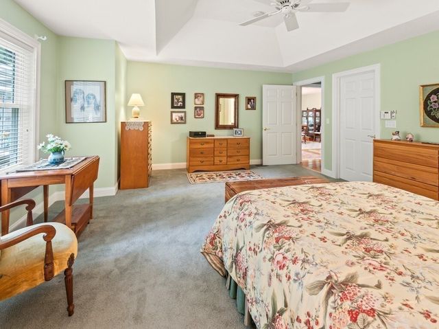 148 Fireside Ln 148, Holden, MA 01520