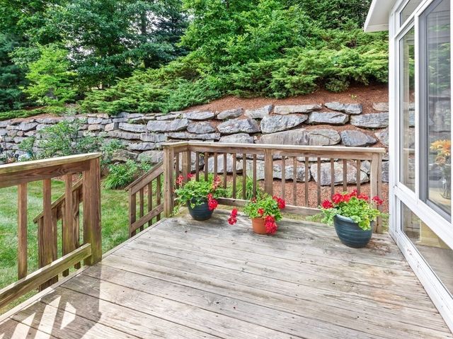 148 Fireside Ln 148, Holden, MA 01520