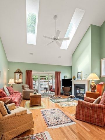 148 Fireside Ln 148, Holden, MA 01520