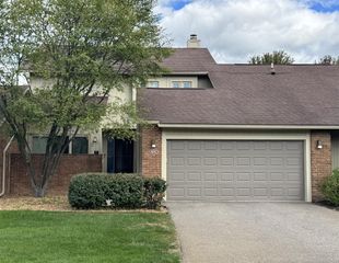 5676 Hillcrest Circle, West Bloomfield, MI 48322