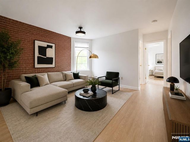 234 6th Street 10, Jersey City, NJ 07302