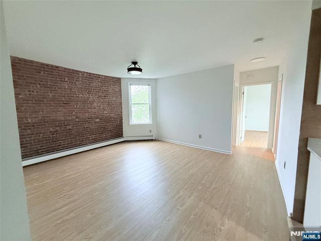 234 6th Street 10, Jersey City, NJ 07302
