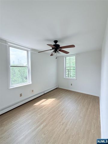 234 6th Street 10, Jersey City, NJ 07302